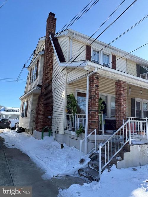 133 N Llanwellyn Ave, GLENOLDEN, PA, 19036-1325 | Card Image