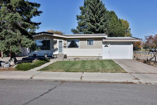 2727 7a Ave N, Lethbridge, AB, T1H1A5 | Card Image