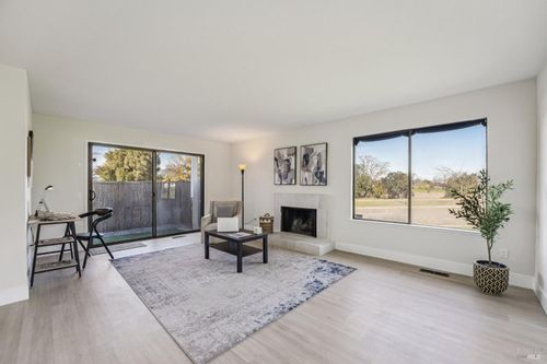 2 Lakeview Ct, Novato, CA, 94947-4718 | Card Image