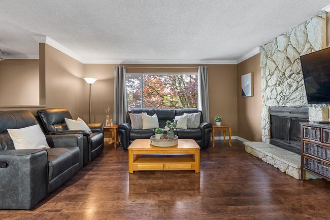 26827 33 A Avenue, House other with 5 bedrooms, 2 bathrooms and 5 parking in Langley BC | Image 10