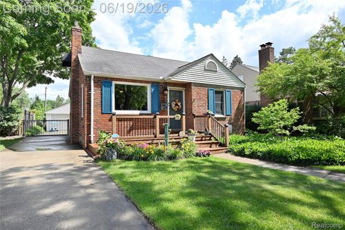 618 W Houstonia Ave, Royal Oak, MI, 48073-4082 | Card Image