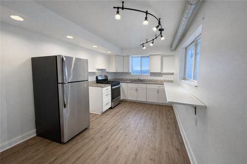 1921 Shamokin St, Pittsburgh, PA, 15203-1627 | Card Image