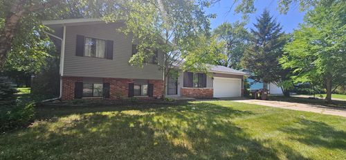 990 Camelot Dr, Crystal Lake, IL, 60014-8327 | Card Image