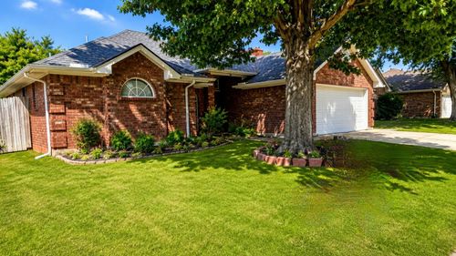 7305 Amber Dr, Watauga, TX, 76148-1226 | Card Image