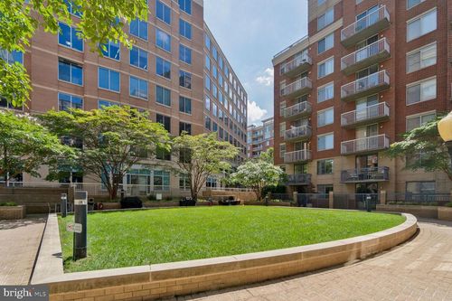 apt-409e-3830 9th St N, ARLINGTON, VA, 22203-5838 | Card Image