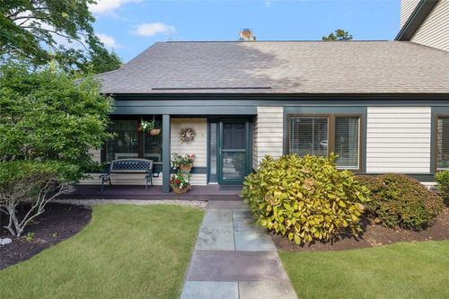 9 Martingale Ln, Narragansett, RI, 02882-4223 | Card Image