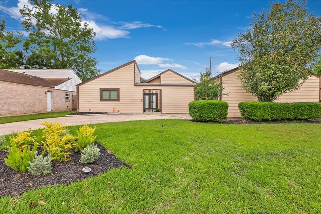 Front of the home | Image 16