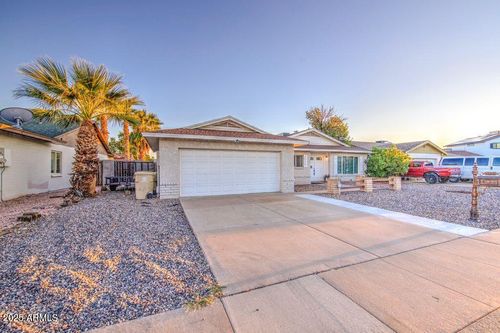 5039 W Mercer Ln, Glendale, AZ, 85304-4341 | Card Image