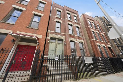 3a-1333 W Huron St, Chicago, IL, 60642-5750 | Card Image