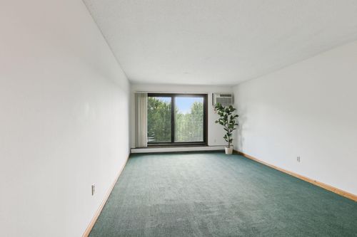 211-3399 Kent St, Shoreview, MN, 55126-4038 | Card Image