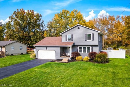 1875 Beaver Trl, Mineral Ridge, OH, 44440-9556 | Card Image