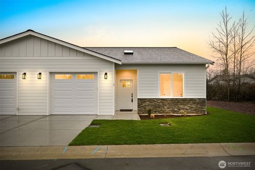 unit-5-3993 Gentlebrook Ln, Bellingham, WA, 98226-7185 | Card Image