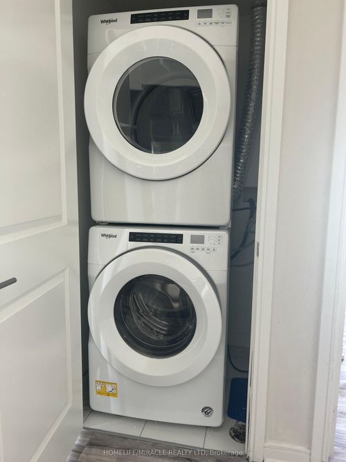 909-8 Nahani Way, Mississauga, ON, L4Z0C6 | Card Image