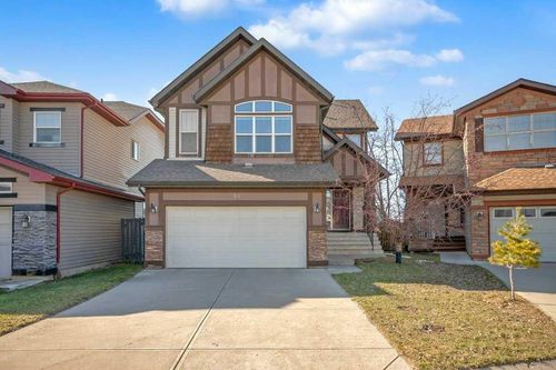34 Panamount Bay Nw, Home with 3 bedrooms, 2 bathrooms and 4 parking in Calgary AB | Card Image
