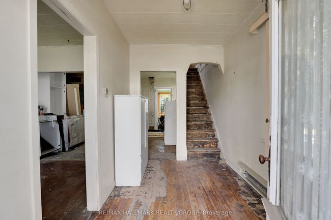 211 St Philippe St, House other with 2 bedrooms, 0 bathrooms and 1 parking in Alfred ON | Image 4