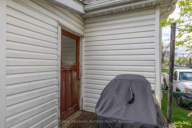 706 Monaghan Rd, House other with 3 bedrooms, 1 bathrooms and 2 parking in Peterborough ON | Image 39