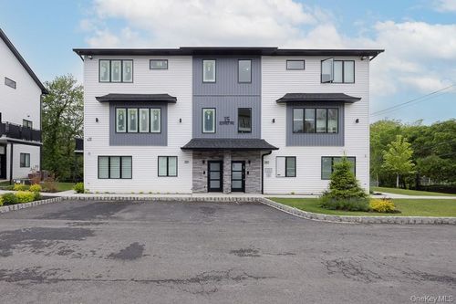 unit-201-15 Old Nyack Tpke, Monsey, NY, 10952-4046 | Card Image