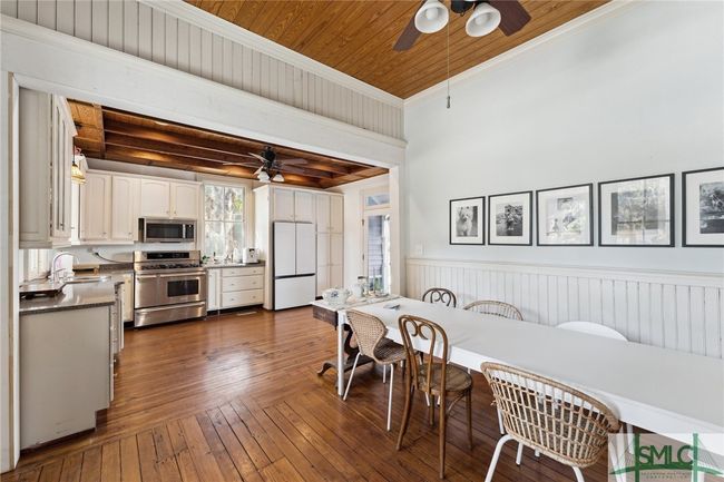 Large eat in kitchen | Image 15