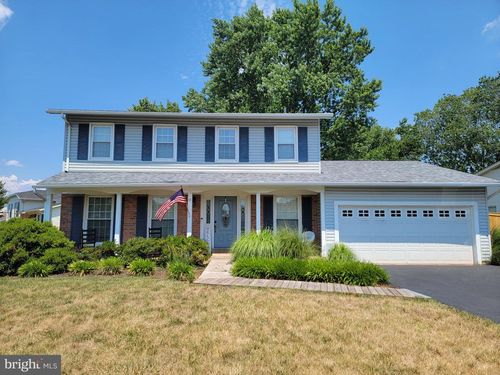 8943 Sweetbriar St, MANASSAS, VA, 20110-4235 | Card Image