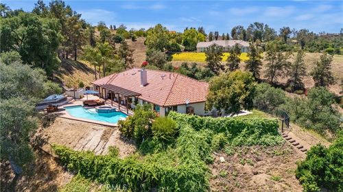 707 S Live Oak Park Rd, Fallbrook, CA, 92028-3683 | Card Image