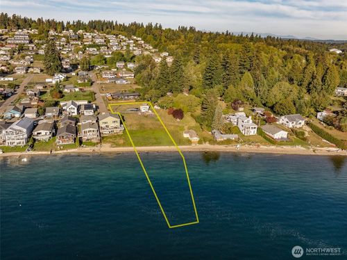 8095 E Daniels Loop, Port Orchard, WA, 98366-8597 | Card Image