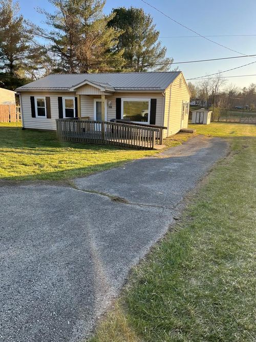 321 Training Center Rd, Woodlawn, VA, 24381-3525 | Card Image