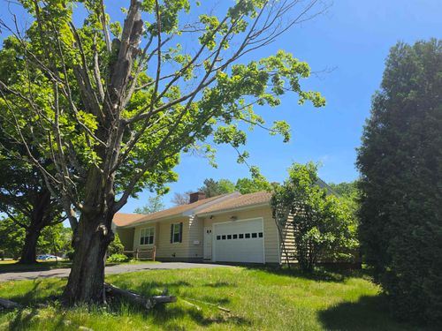 51 Eastern Avenue, Rochester, NH, 03867 | Card Image