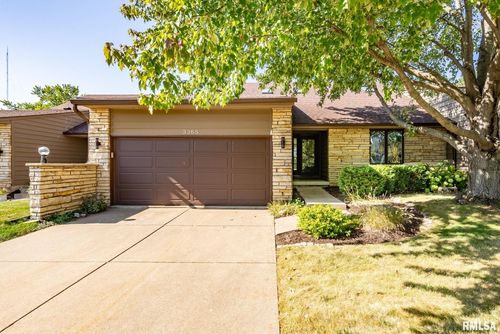3365 E Ridge Dr, Bettendorf, IA, 52722-5377 | Card Image