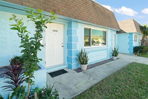 7050 Versailles N, PINELLAS PARK, FL, 33781-1118 | Card Image