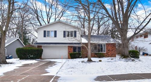 5387 Blue Bell Dr, Lyndhurst, OH, 44124-2803 | Card Image