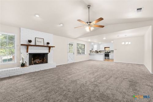 513 E 27th Ave, Belton, TX, 76513-1619 | Card Image