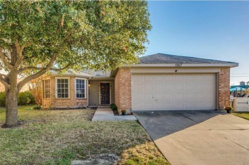 1557 Crown View Dr, Little Elm, TX, 75068-5520 | Card Image