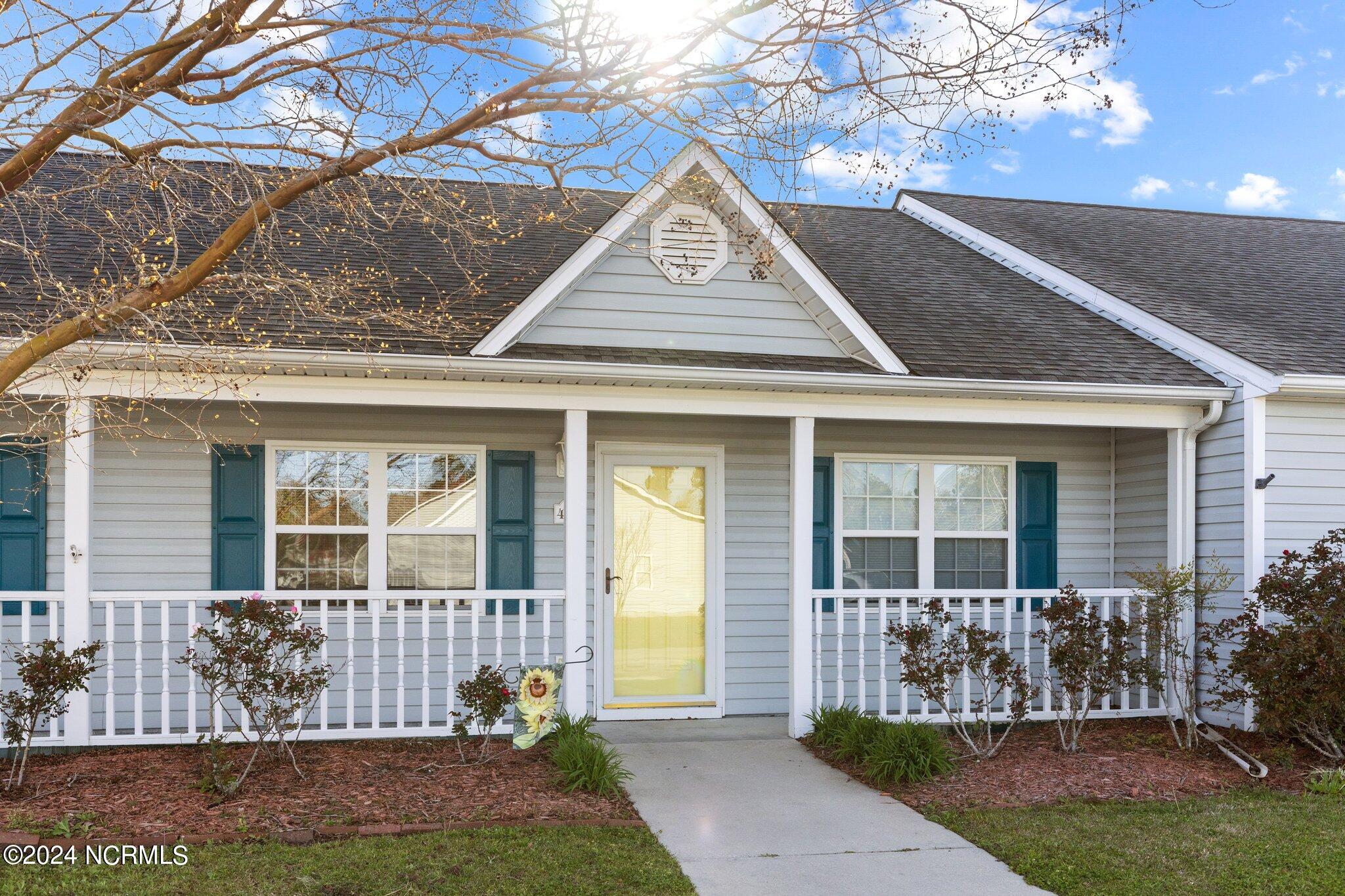 Courtyard , Beaufort, NC 28516