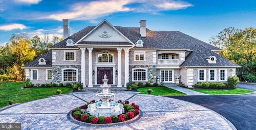 11643 Blue Ridge Ln, GREAT FALLS, VA, 22066-1004 | Card Image