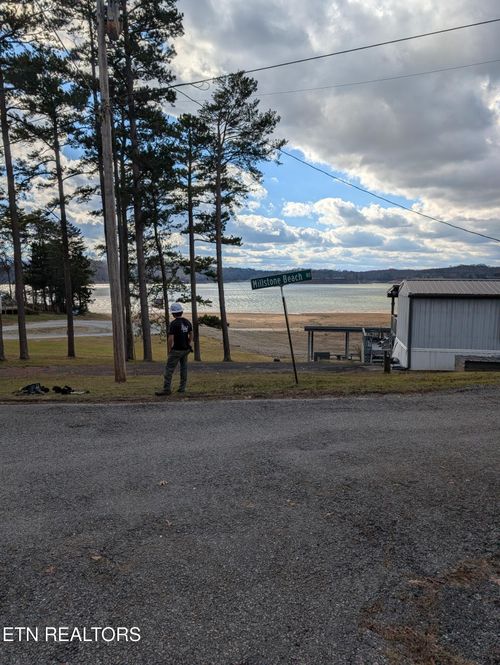 1536 Waterfront Dr, Dandridge, TN, 37725 | Card Image