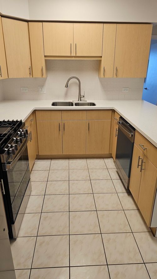 apt-710-675 Pearson St, Des Plaines, IL, 60016-4619 | Card Image