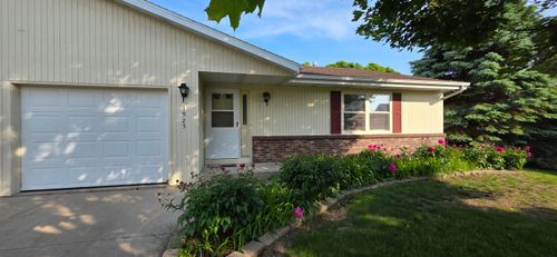 1925 Hilltop Dr, West Bend, WI, 53095-2959 | Card Image