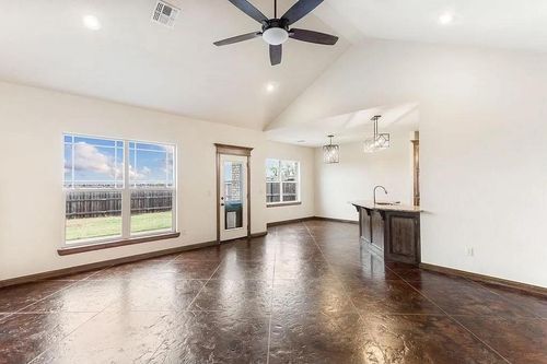 275 Happy Hollow Ln, Elgin, OK, 73538-2142 | Card Image