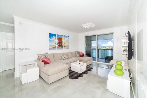apt-2905-17150 N Bay Rd, Sunny Isles Beach, FL, 33160-3464 | Card Image