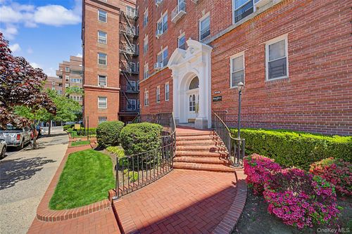 a4-69-11 Yellowstone Boulevard, New York, NY, 11375 | Card Image