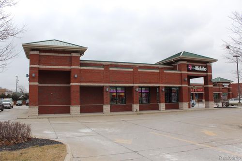 3171 Fort St, Wyandotte, MI, 48192-5312 | Card Image