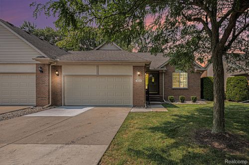 48117 Cotton Creek Blvd, Chesterfield, MI, 48047-6408 | Card Image