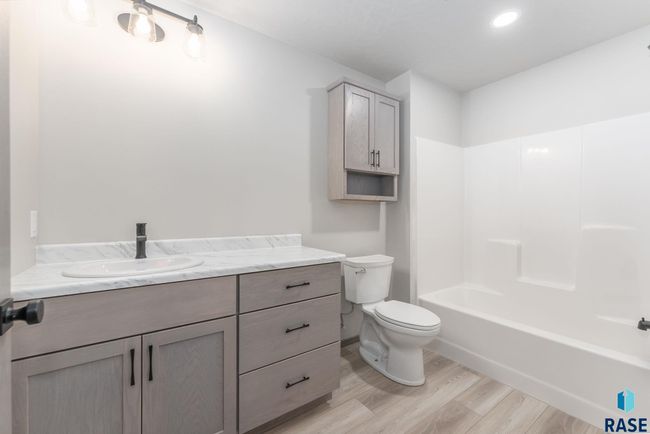 711 Dakota Ave, Townhouse with 3 bedrooms, 3 bathrooms and null parking in Dell Rapids SD | Image 26