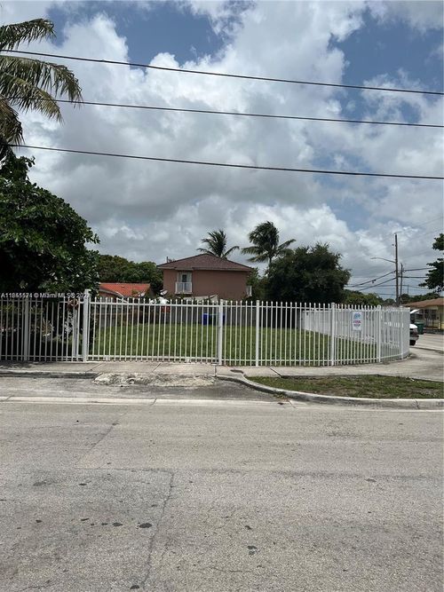 1101 Nw 25th St, Miami, FL, 33127-4027 | Card Image