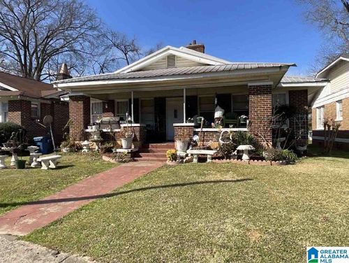 820 Valley Rd, Fairfield, AL, 35064-2668 | Card Image