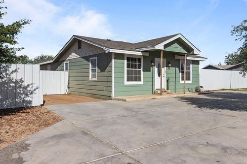 610 S Clay St, Midland, TX, 79701-7632 | Card Image
