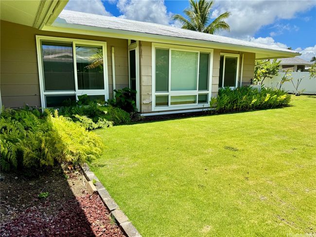 Side yard | Image 4
