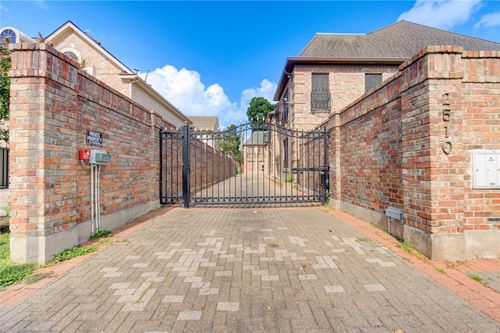 unit-b-2510 Potomac Dr, Houston, TX, 77057-4575 | Card Image