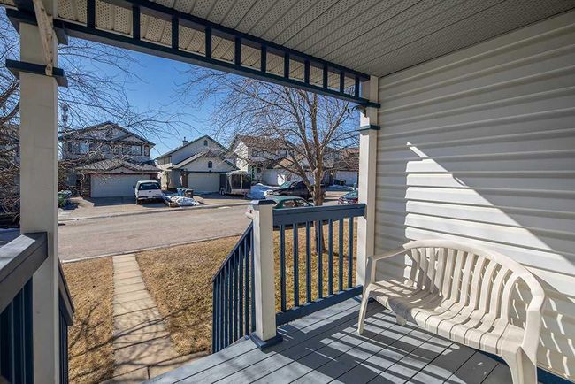 165 Country Hills Way Nw, Home with 3 bedrooms, 2 bathrooms and 2 parking in Calgary AB | Image 2