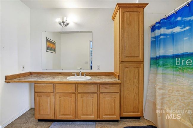 294 N 950 E, House other with 4 bedrooms, 3 bathrooms and 2 parking in Declo ID | Image 24